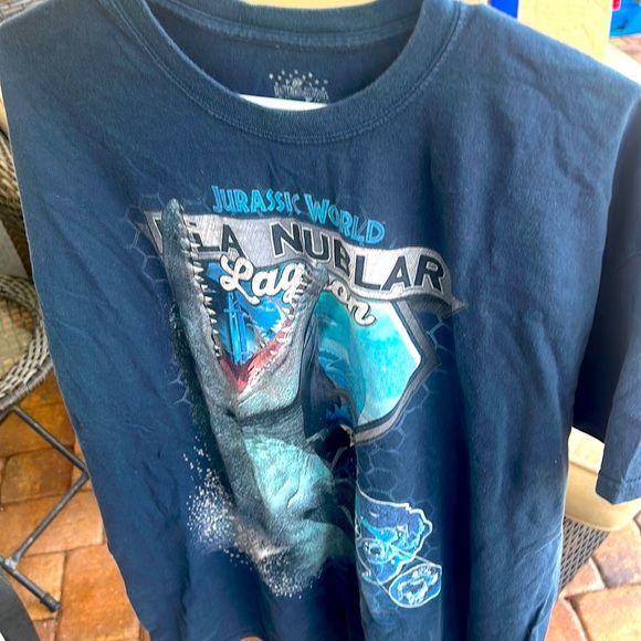 Jurassic World Blue Graphic T-Shirt Isla Nublar Lagoon Universal Studios XL GUC - Picture 5 of 17